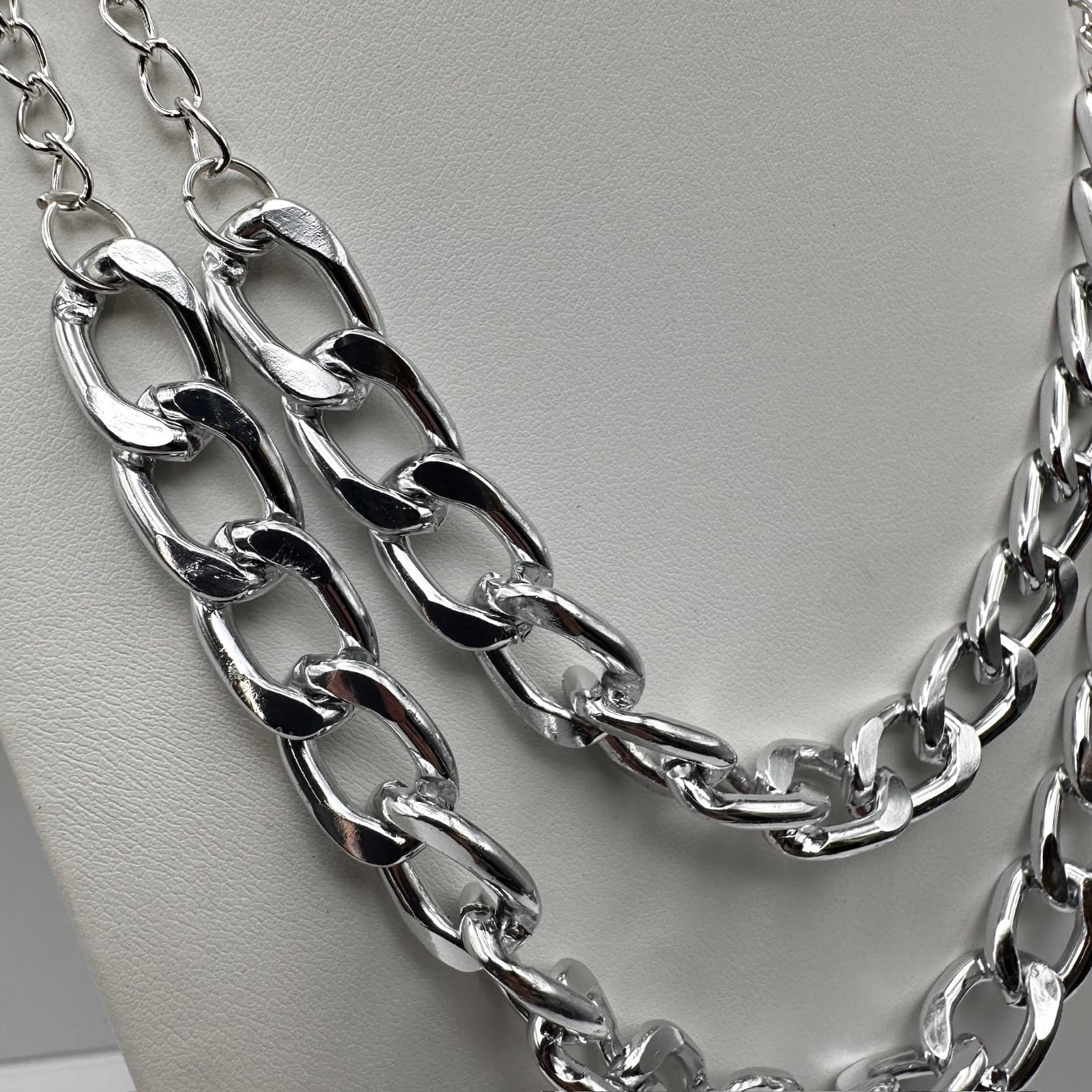 Vintage 90s Silver Tone Double Layer Curb Chain Necklace & Pearl Earrings Set - Thumbnail 3