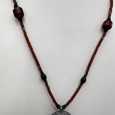 Vintage 90s Brown Amber Glass Bead Necklace Silver Tone Filigree Circle Pendant - Thumbnail 4
