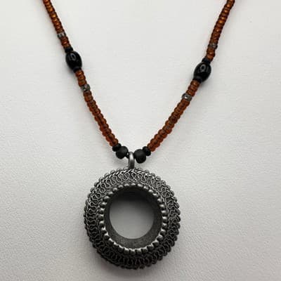 Vintage 90s Brown Amber Glass Bead Necklace Silver Tone Filigree Circle Pendant - Thumbnail 6