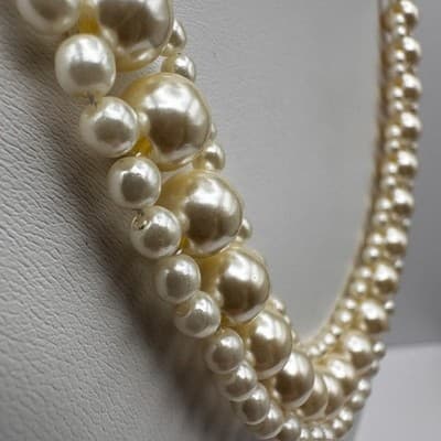 Vintage 80s Cream Faux Pearl Necklace Gold Tone Triple Strand Women's Jewelry - Thumbnail 7