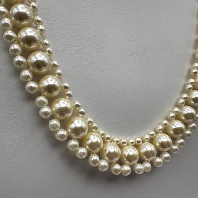 Vintage 80s Cream Faux Pearl Necklace Gold Tone Triple Strand Women's Jewelry - Thumbnail 3