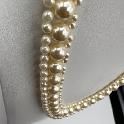 Vintage 80s Cream Faux Pearl Necklace Gold Tone Triple Strand Women's Jewelry - Thumbnail 6