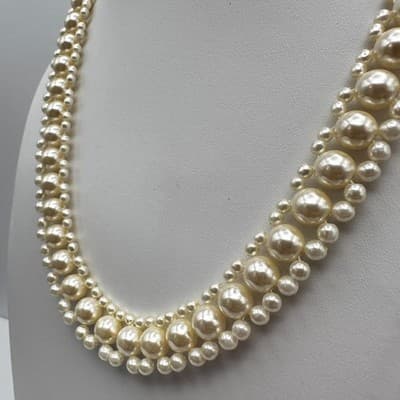 Vintage 80s Cream Faux Pearl Necklace Gold Tone Triple Strand Women's Jewelry - Thumbnail 4
