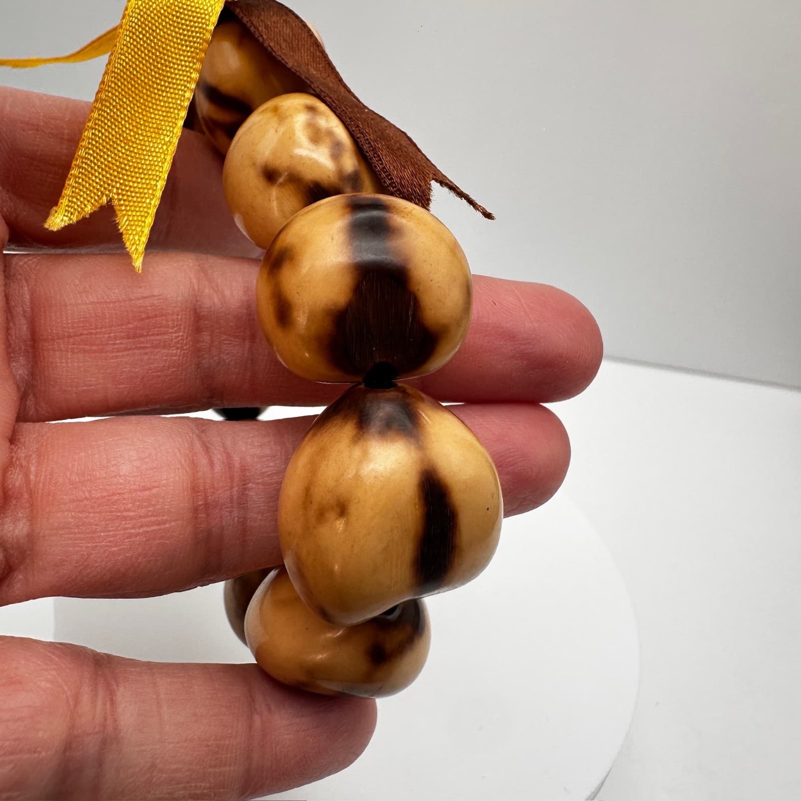 Vintage 90s Kukui Nut Brown Bracelet Hawaiian Luau Ribbon Women's Jewelry - Thumbnail 8