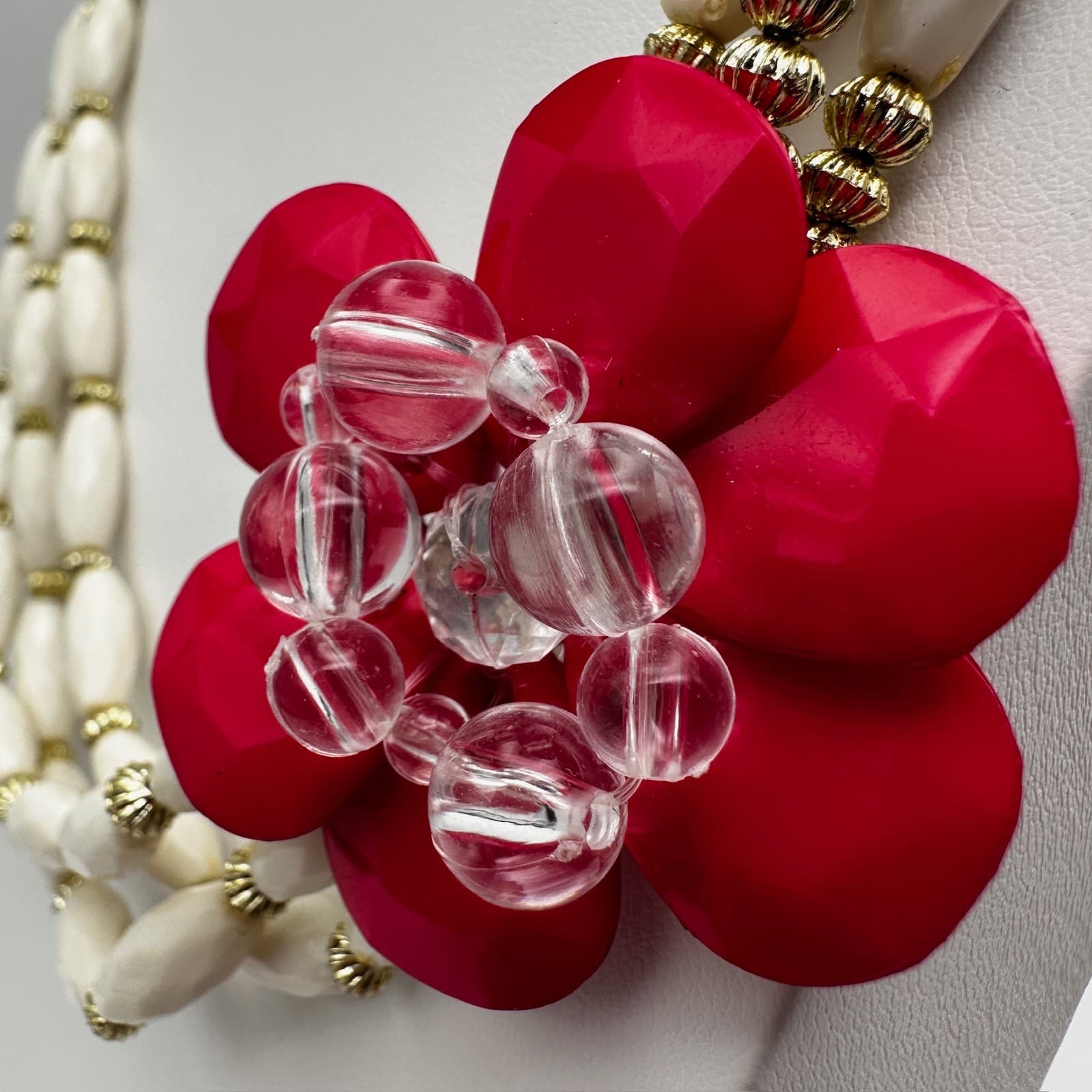 VTG 90s Red Flower Triple Strand White Bead Necklace Gold Tone Women's Jewelry - Thumbnail 8