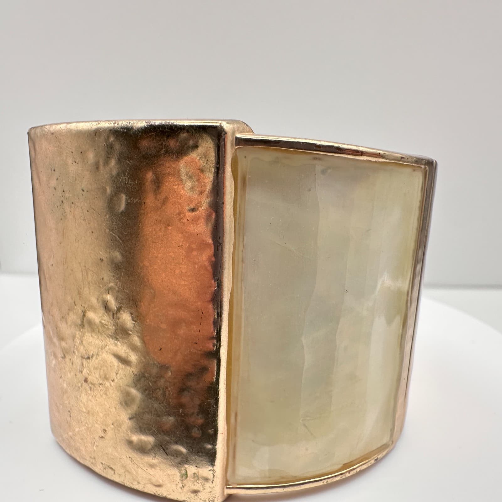 Vintage 90s Chico's Hammered Gold Tone Bracelet Cream Inlay Hinged Chunky Boho - Thumbnail 5