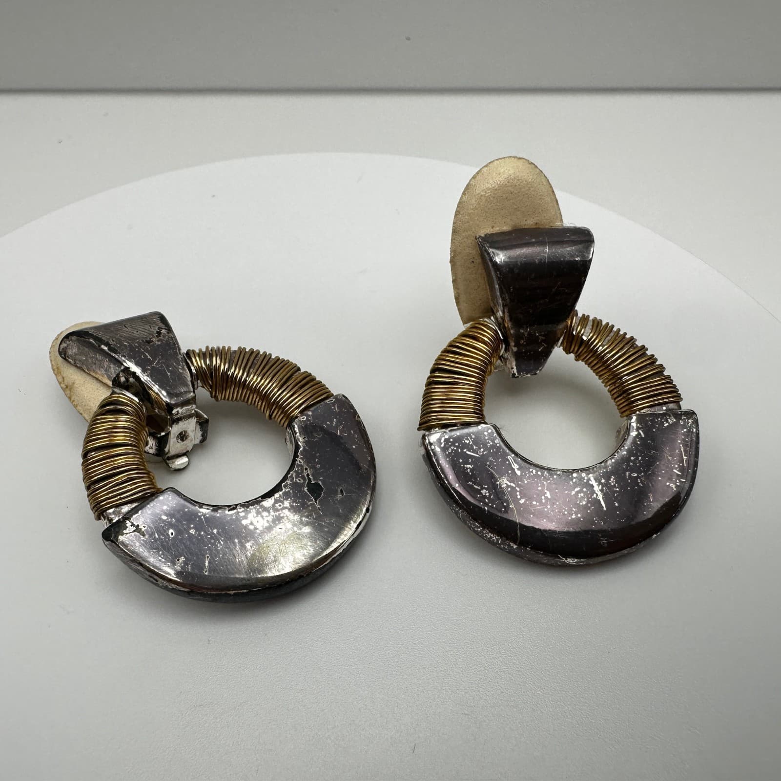 Vintage 80s Two Tone Door Knocker Clip On Earrings Wire Wrapped Women's Jewelry - Thumbnail 5