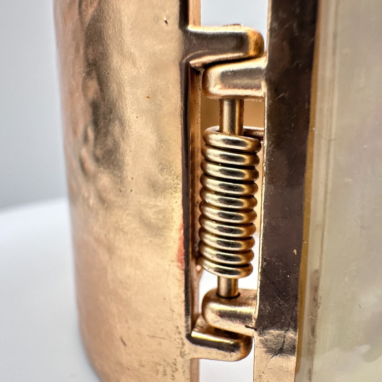 Vintage 90s Chico's Hammered Gold Tone Bracelet Cream Inlay Hinged Chunky Boho - Thumbnail 4