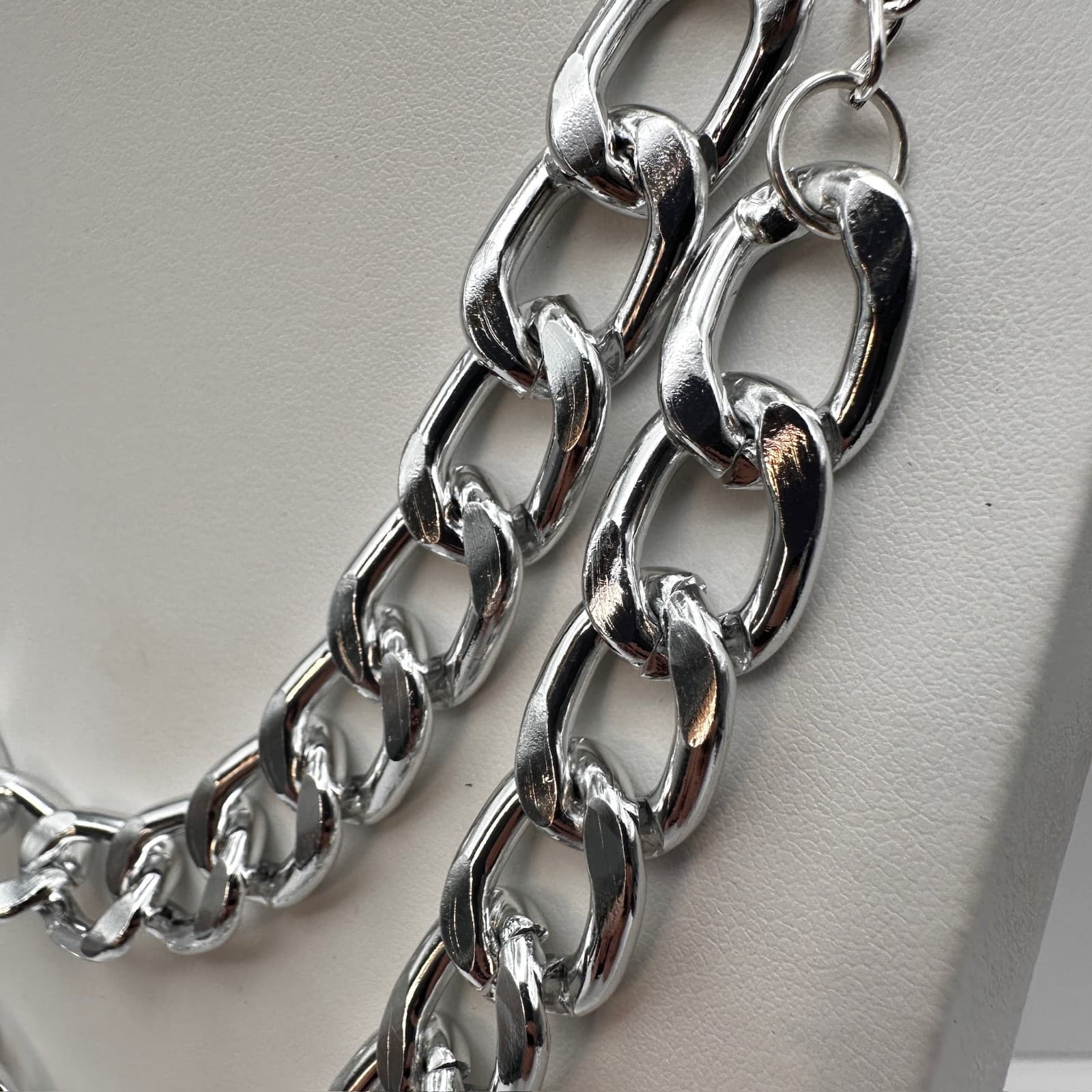 Vintage 90s Silver Tone Double Layer Curb Chain Necklace & Pearl Earrings Set - Thumbnail 6
