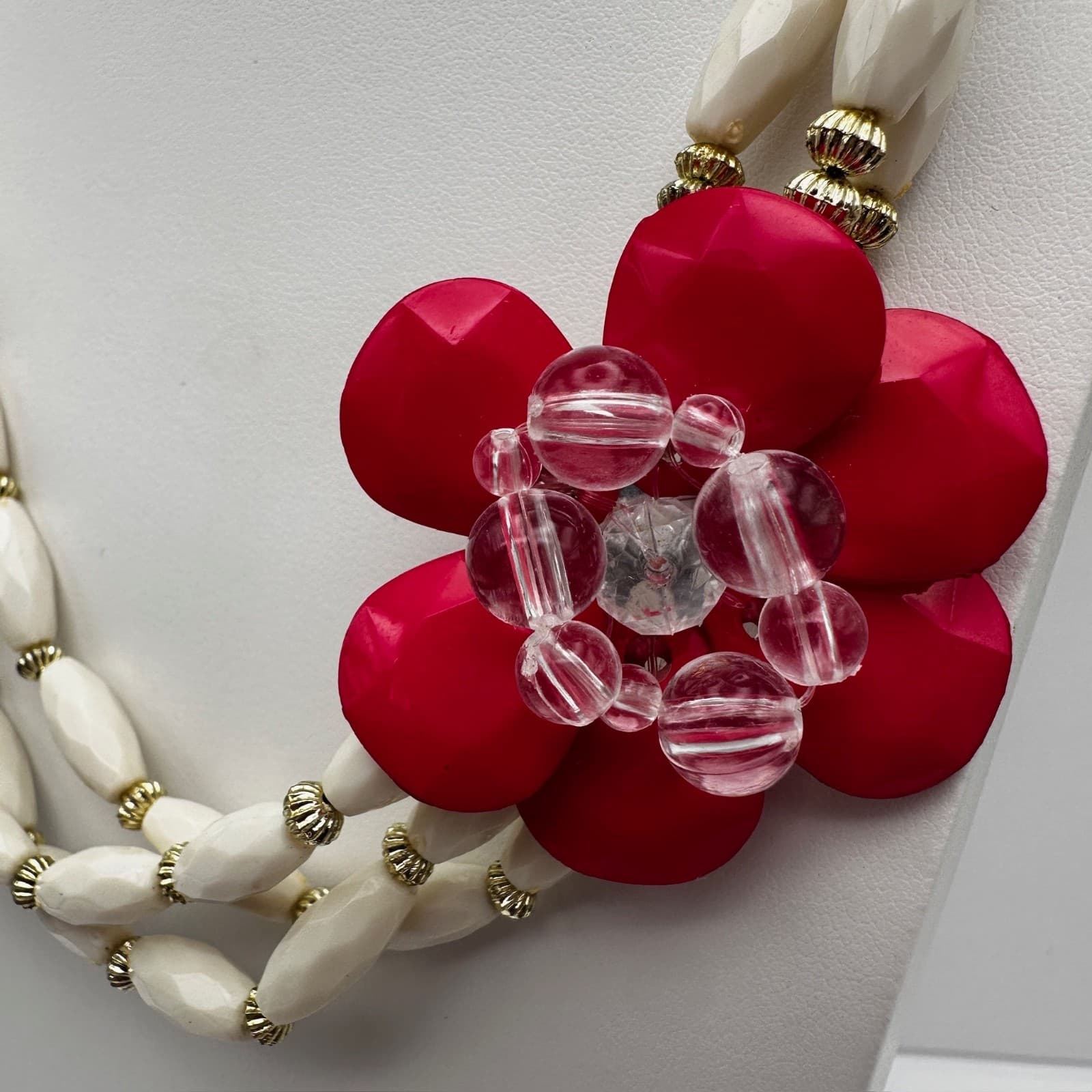VTG 90s Red Flower Triple Strand White Bead Necklace Gold Tone Women's Jewelry - Thumbnail 4