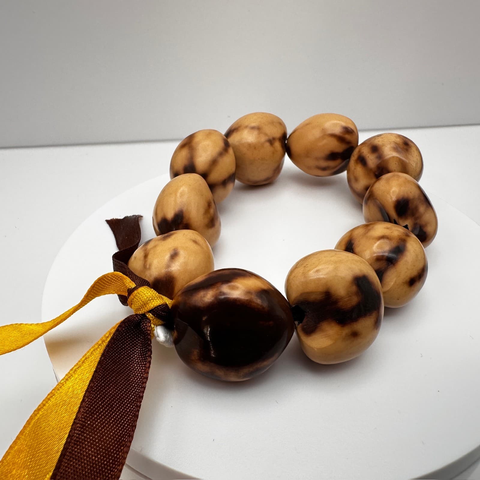 Vintage 90s Kukui Nut Brown Bracelet Hawaiian Luau Ribbon Women's Jewelry - Thumbnail 6