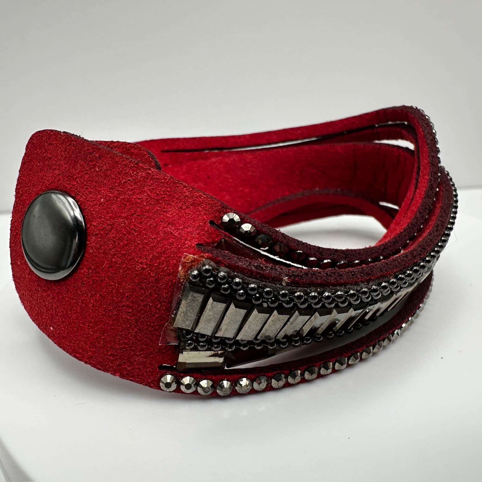 Vintage 90s Red Suede Cuff Bracelet Rhinestone Gunmetal Tone Women's Jewelry - Thumbnail 4