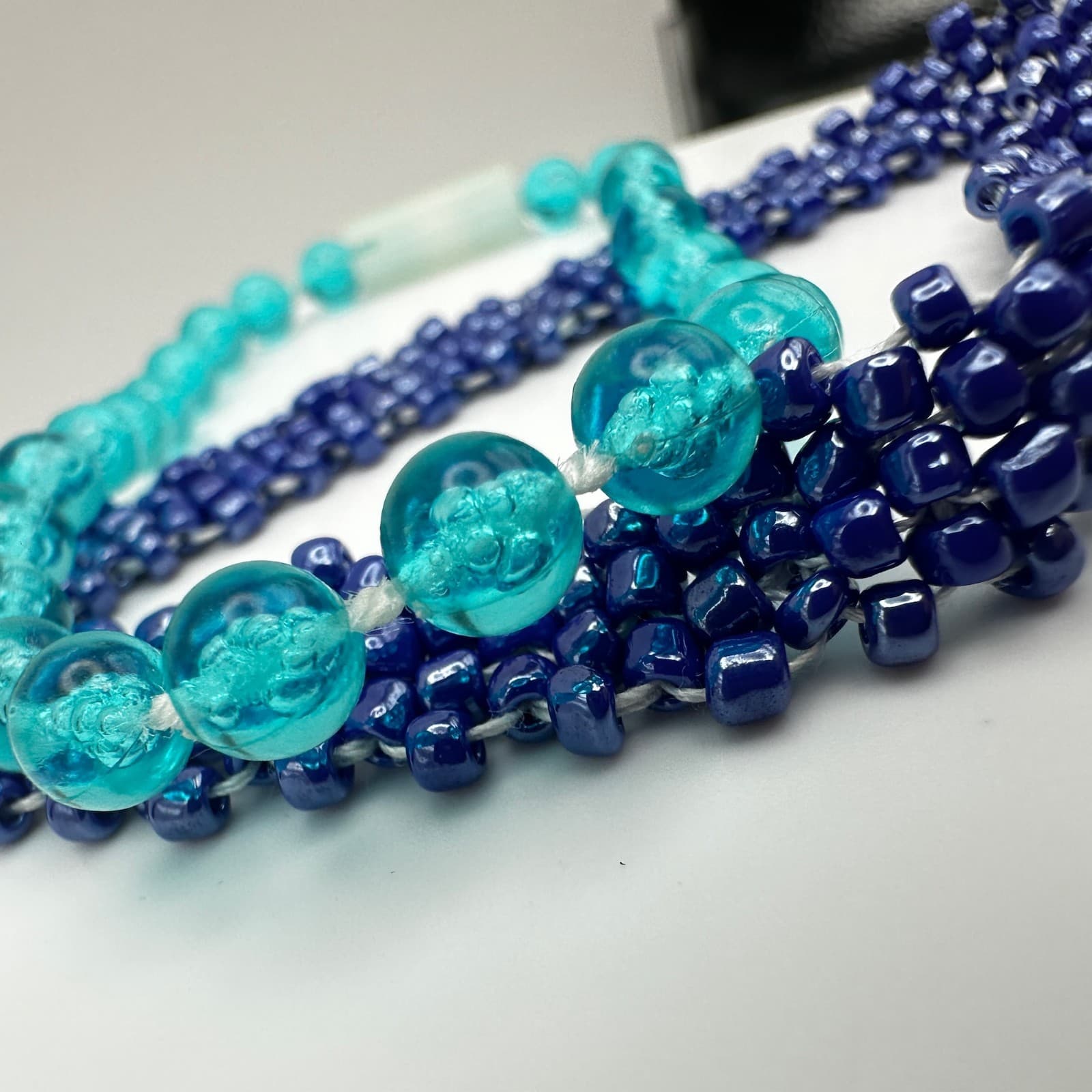 Vintage 90s Multi-Strand Navy & Aqua Blue Faceted Glass Bead Bracelet Jewelry - Thumbnail 4