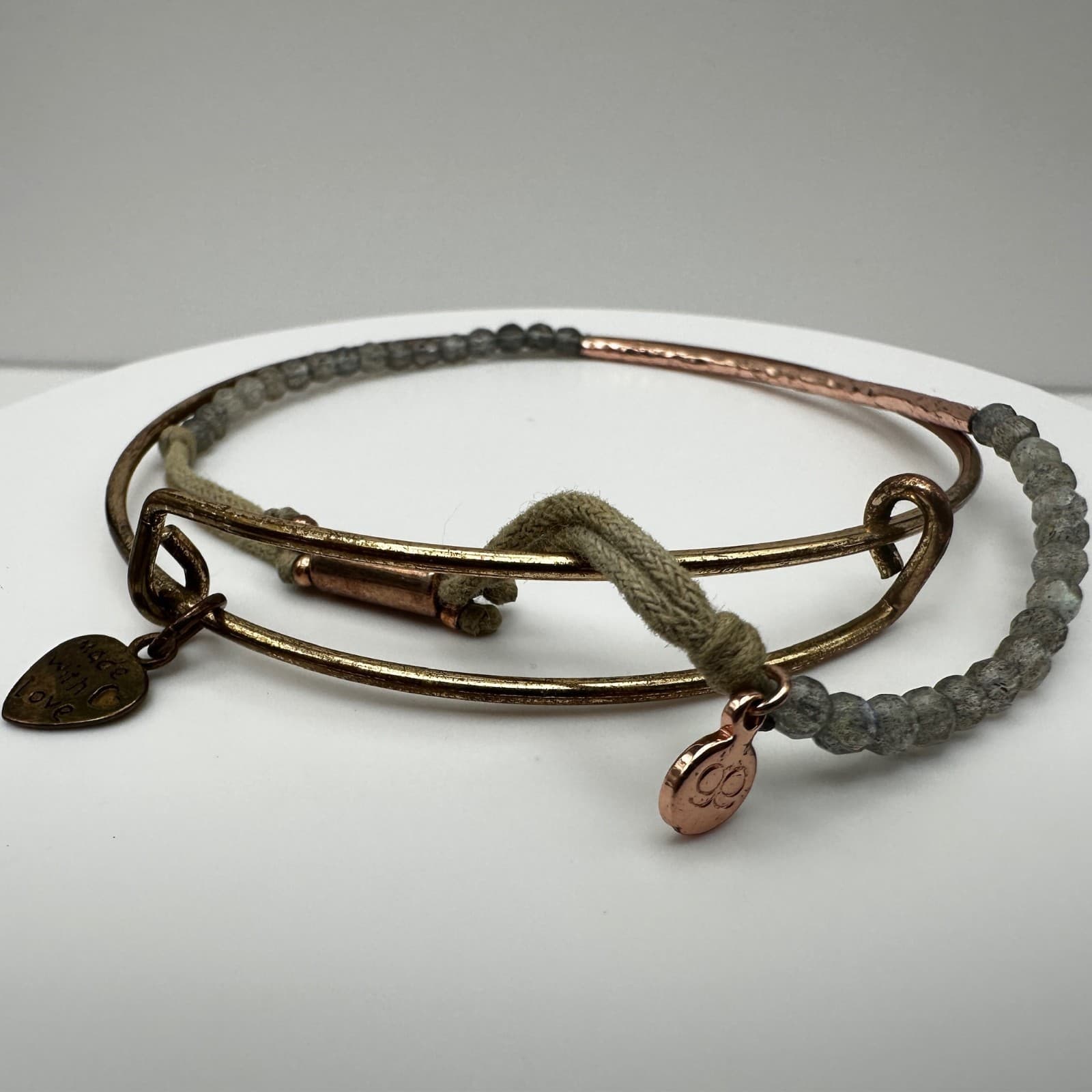 Vintage 90s Stacked Bangle & Cord Bracelet Set Grey Beads & Heart Charm Jewelry - Thumbnail 6