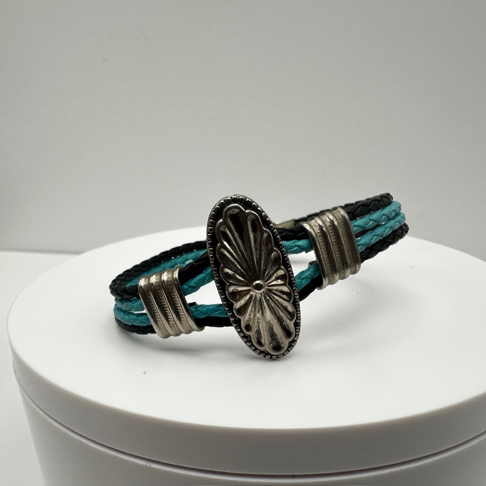 Vintage 80s Black & Turquoise Braided Bracelet, Silver-Tone Concho & Box Clasp - Thumbnail 6