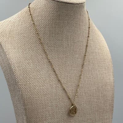 Vintage Gold Tone Initial "H" Pendant Necklace Minimalist Disc Charm Classic 18" - Thumbnail 5