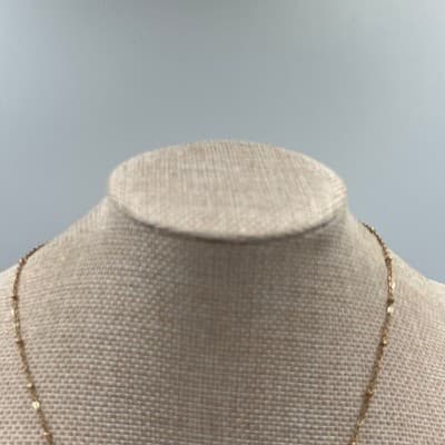 Vintage Gold Tone Initial "H" Pendant Necklace Minimalist Disc Charm Classic 18" - Thumbnail 3