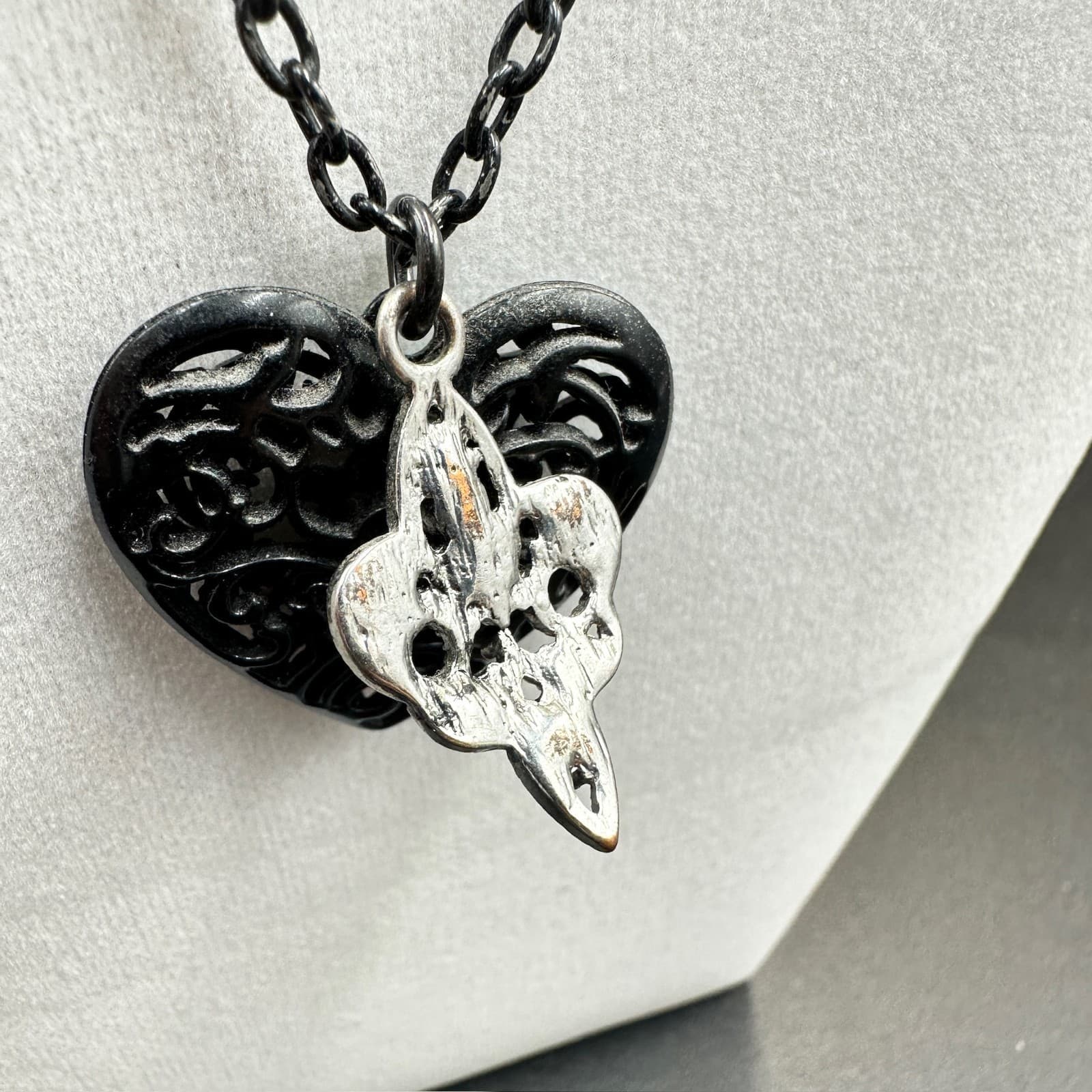 Jonas Black Heart Pendant Necklace Gothic Filigree Dark Romance Statement 22in - Thumbnail 8