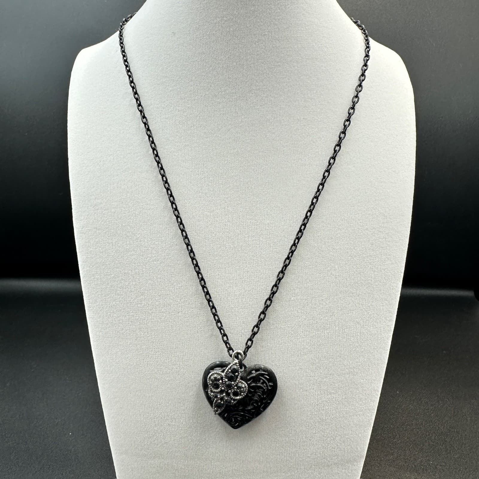 Jonas Black Heart Pendant Necklace Gothic Filigree Dark Romance Statement 22in - Thumbnail 2