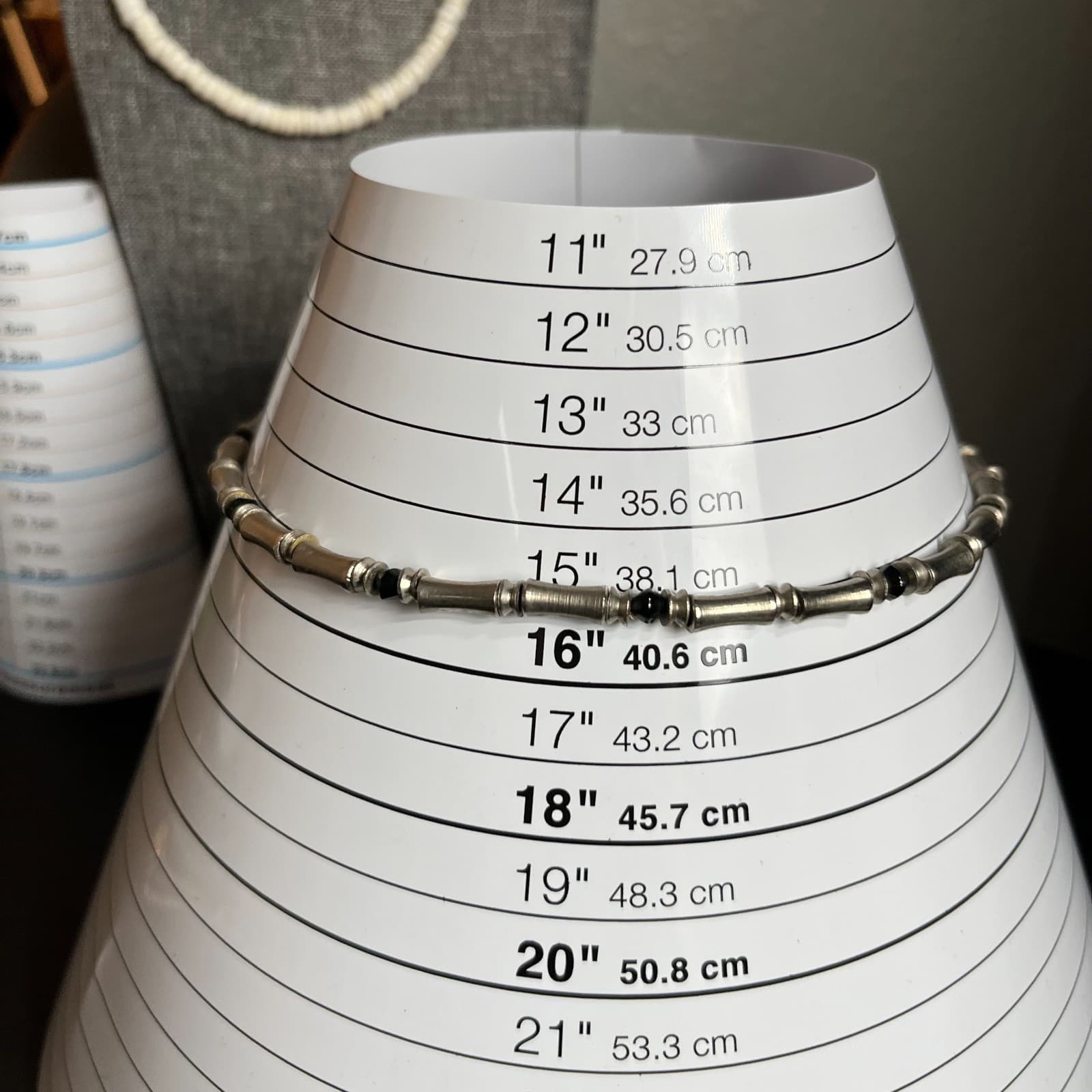 Vintage 90s Silver Tone Tube Bead Lobster Necklace Black Faceted Glass Choker - Thumbnail 7