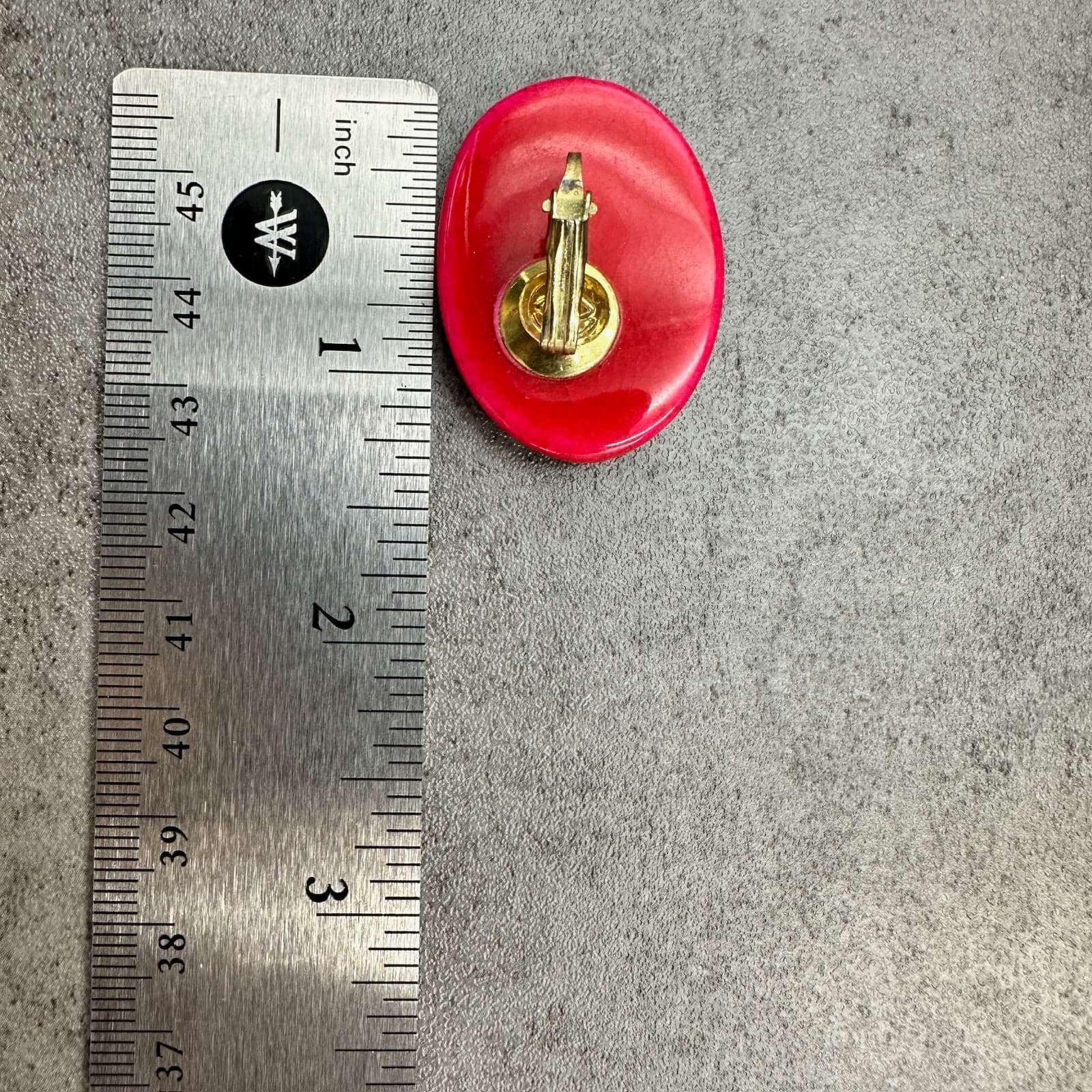 Bold Retro Red Clip-On Earrings w/ Sculpted Oval Design – Vintage Statement Pair - Thumbnail 8