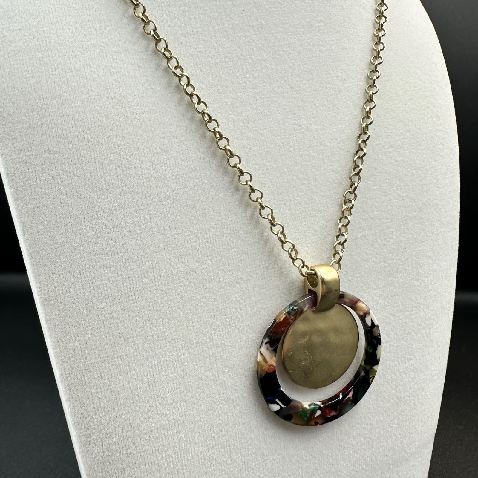 LOFT Outlet Gold Chain Necklace Resin Tortoise-Style Circle Pendant Boho Minimal - Thumbnail 3