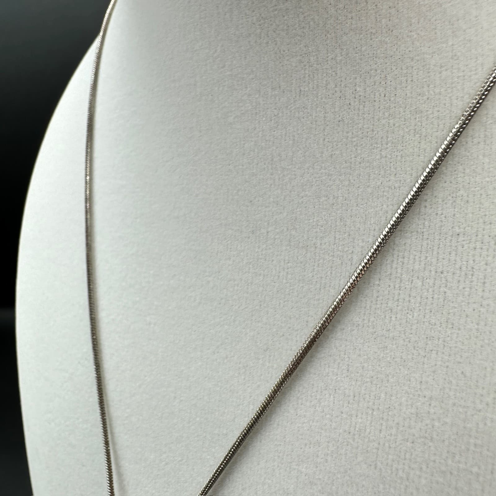 MSC Silver Oval Pendant Necklace Etched Initial “A” Minimal Classic Style - Thumbnail 5