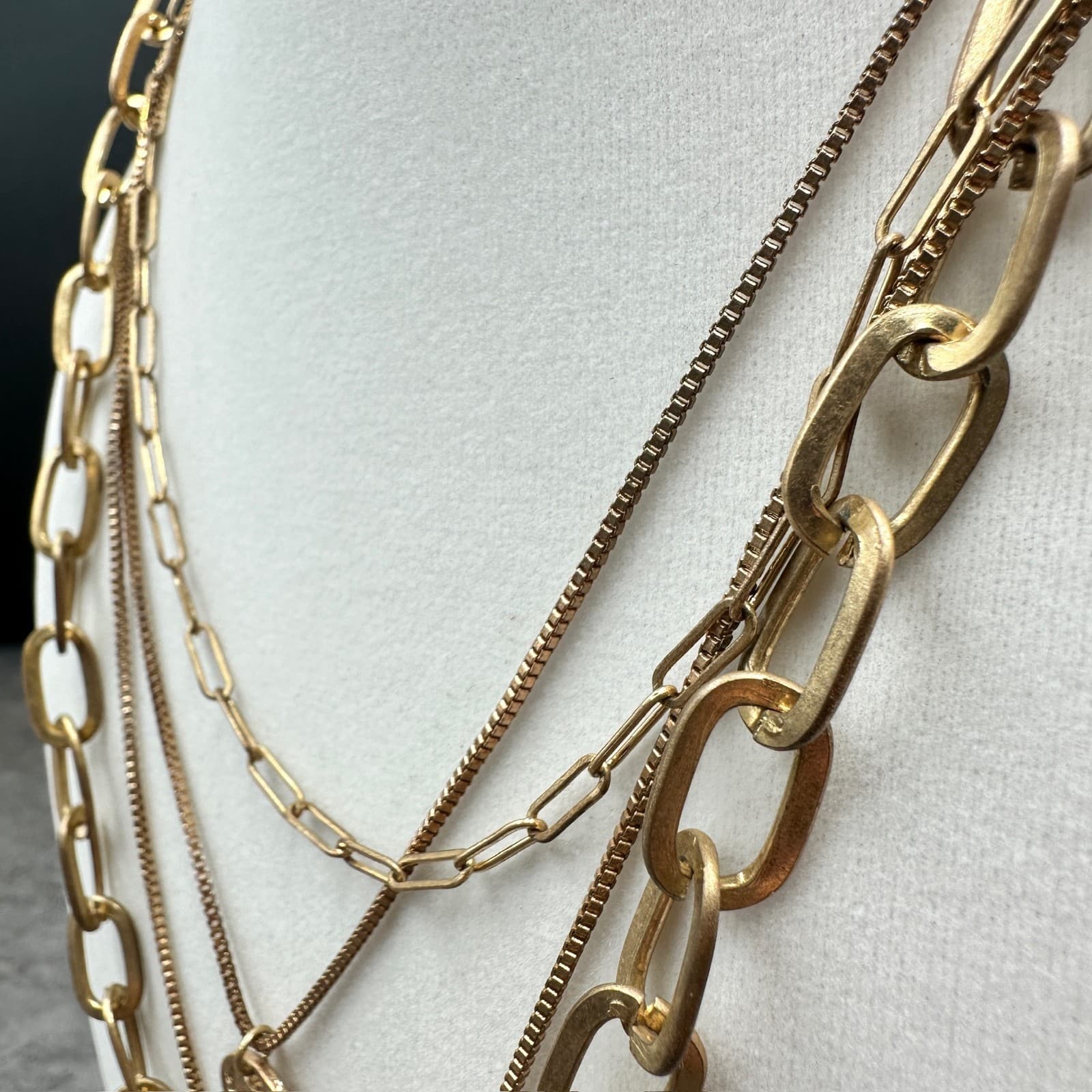 Layered Gold Chain Necklace w/ Coin Charm & Teardrop Pendant – Luxury Chic Style - Thumbnail 8