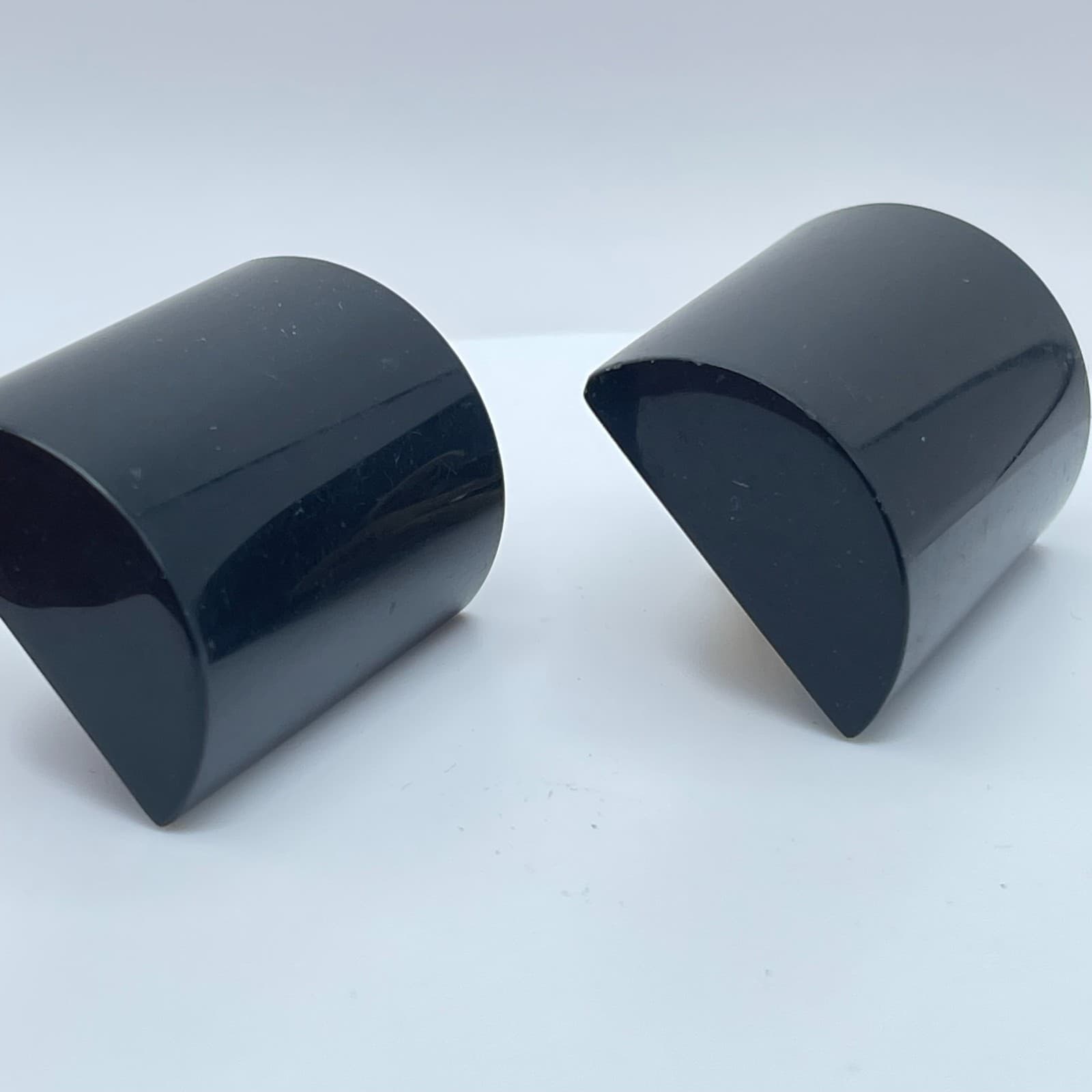 Vintage Y2K Black Resin Clip-On Classic Earrings Women's Jewelry - Thumbnail 3