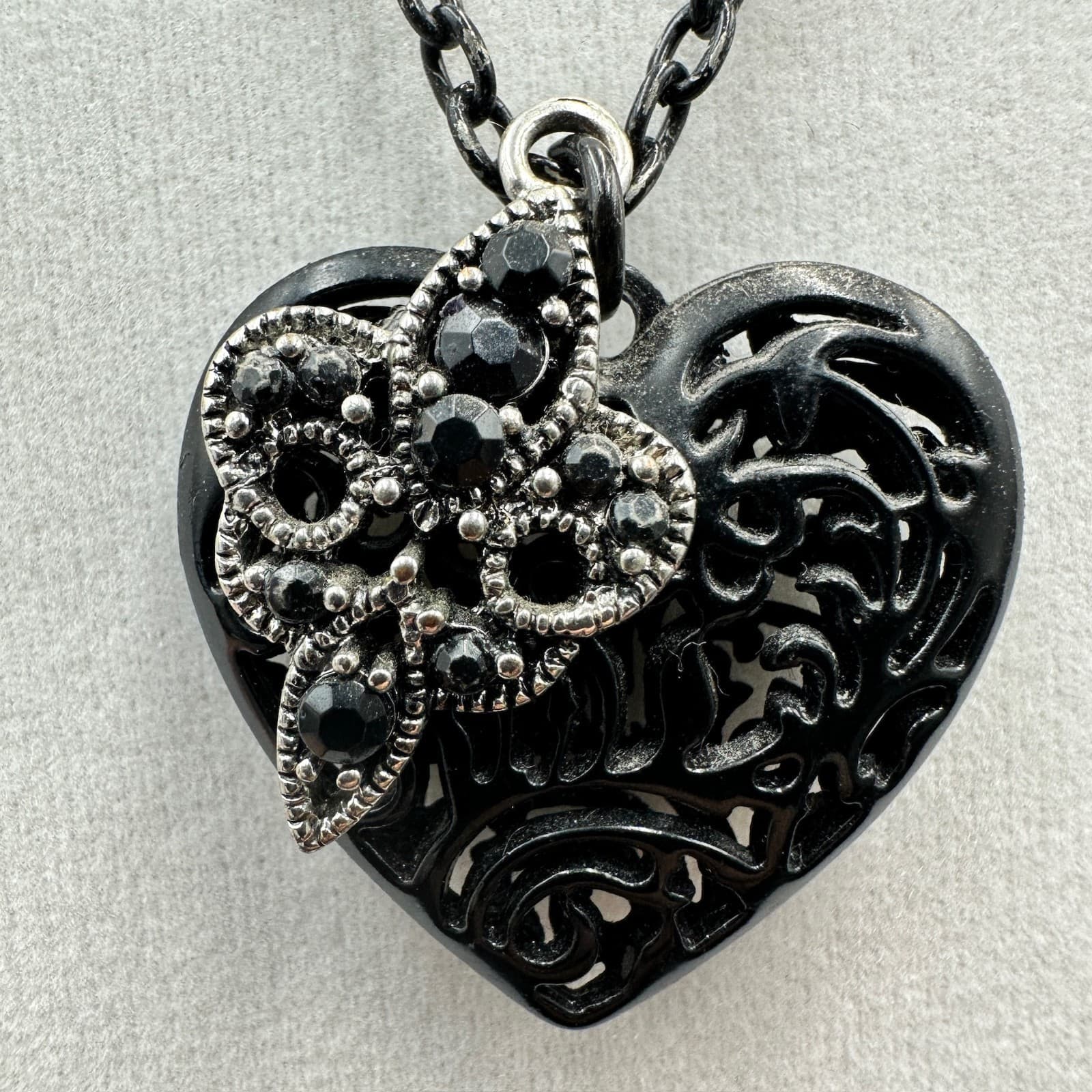 Jonas Black Heart Pendant Necklace Gothic Filigree Dark Romance Statement 22in - Thumbnail 6