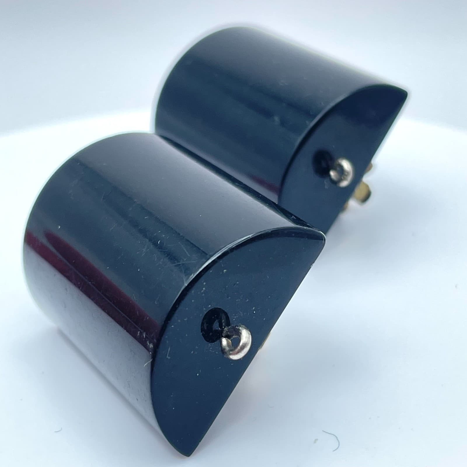 Vintage Y2K Black Resin Clip-On Classic Earrings Women's Jewelry - Thumbnail 2