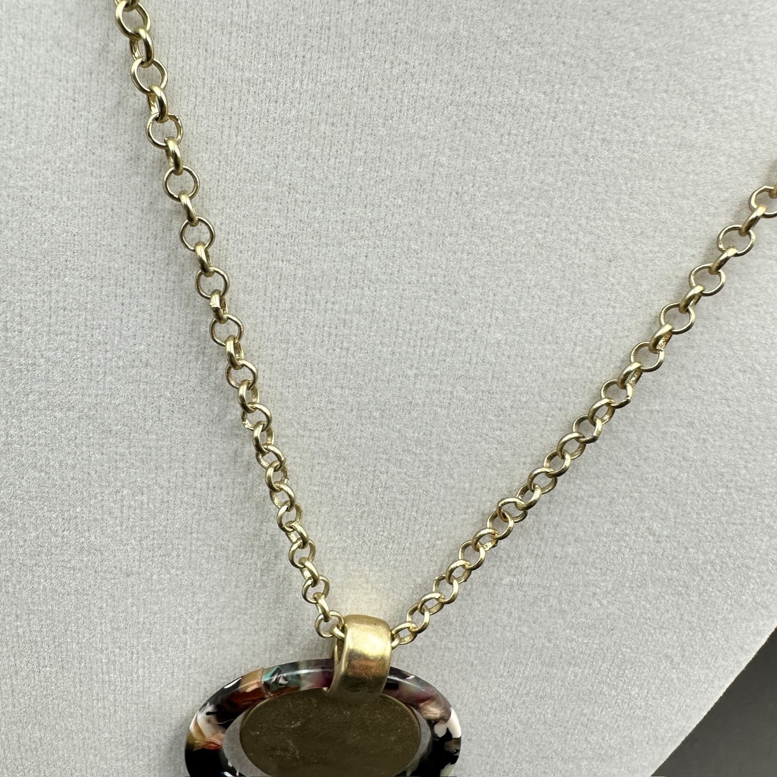 LOFT Outlet Gold Chain Necklace Resin Tortoise-Style Circle Pendant Boho Minimal - Thumbnail 5