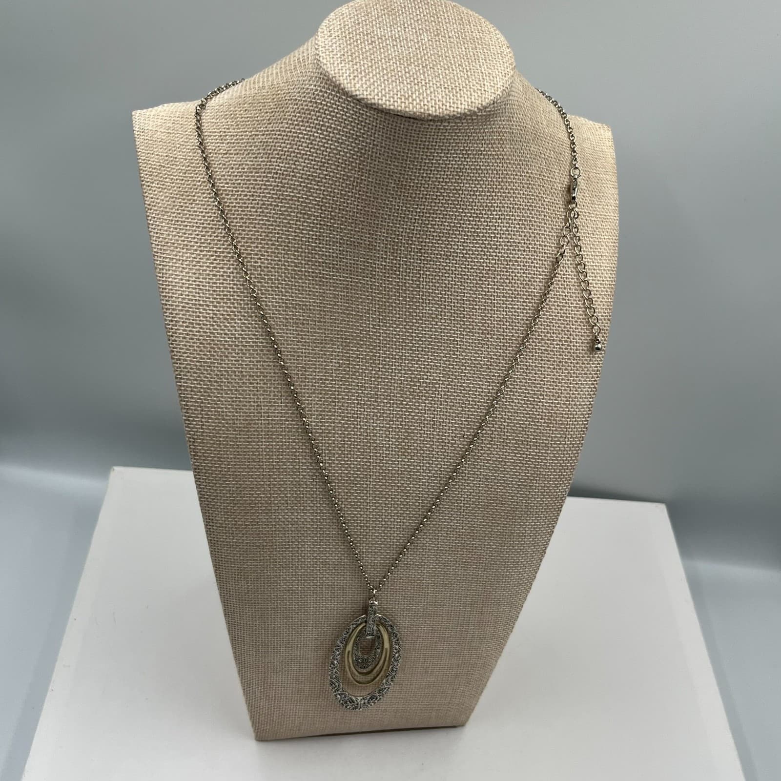 Vintage 90s 80s Silver Tone Filigree Oval Pendant Necklace Ornate Lace Boho 18" - Thumbnail 6