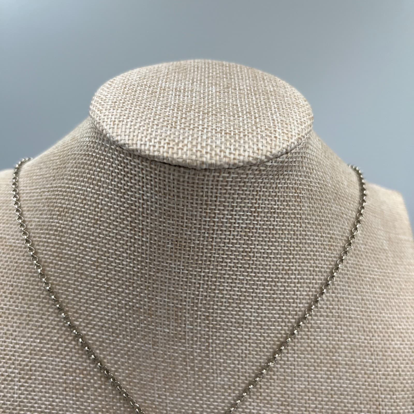 Vintage 90s 80s Silver Tone Filigree Oval Pendant Necklace Ornate Lace Boho 18" - Thumbnail 2