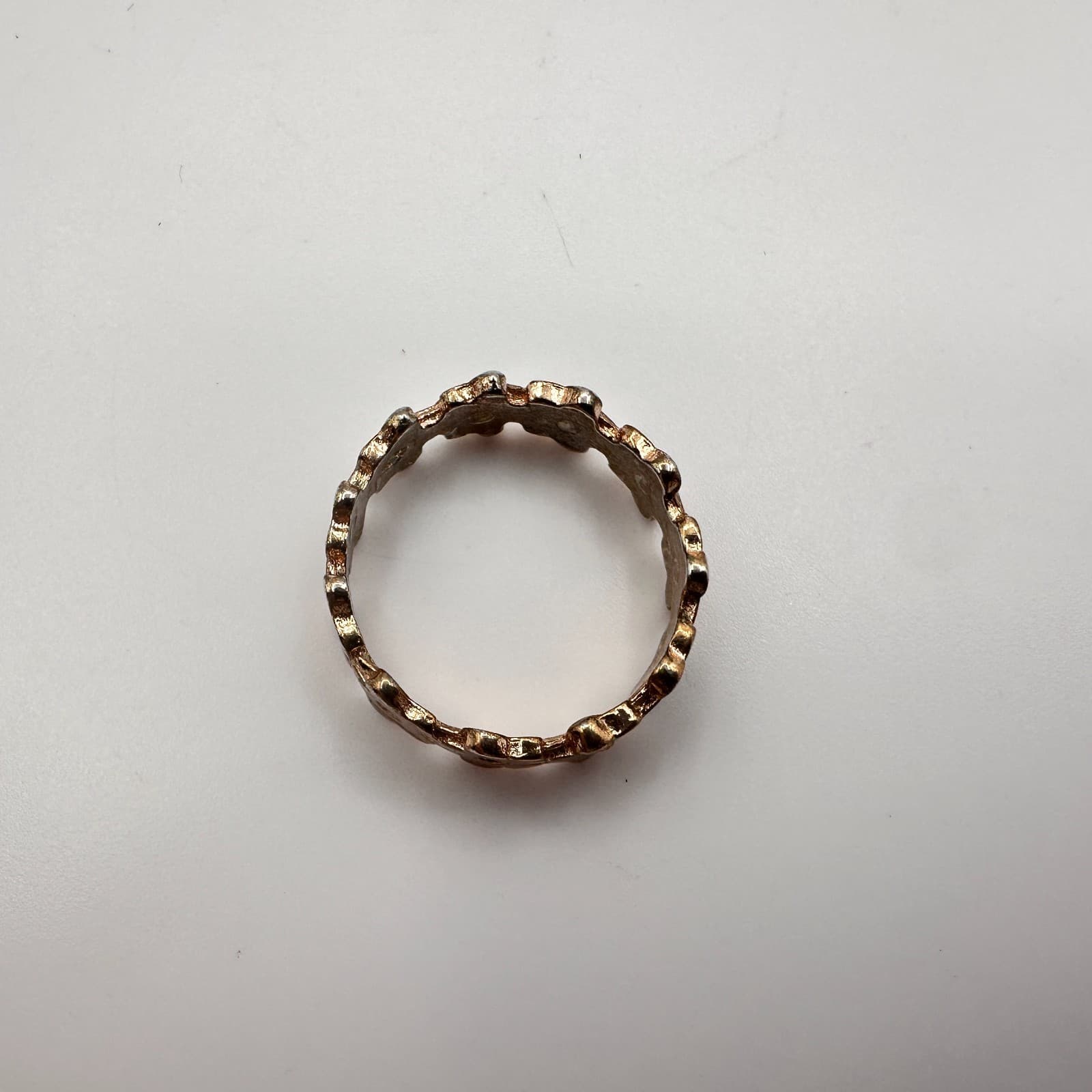 Vintage 80s Gold Tone Daisy Flower Band Ring Continuous Floral Pattern Jewelry - Thumbnail 5