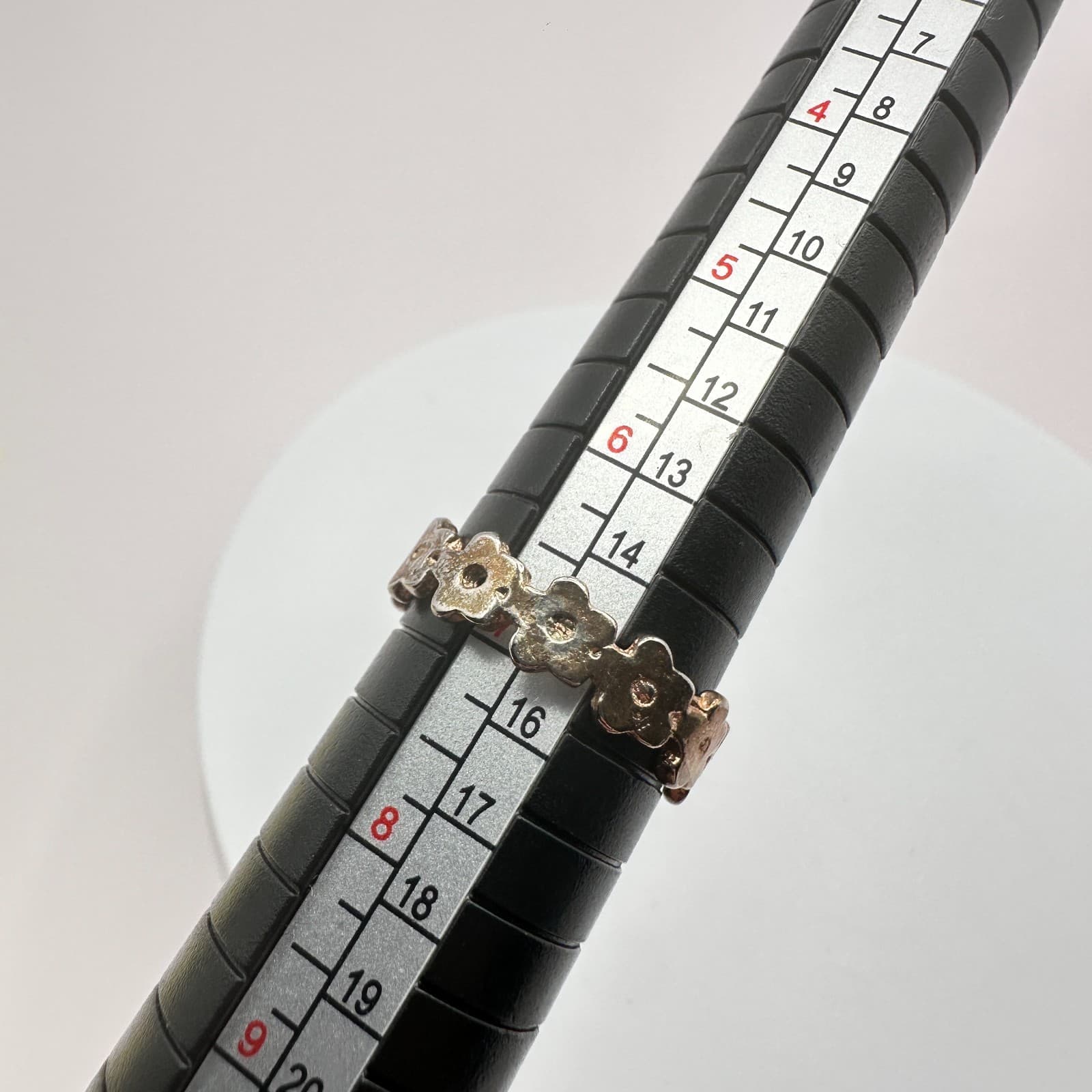 Vintage 80s Gold Tone Daisy Flower Band Ring Continuous Floral Pattern Jewelry - Thumbnail 8