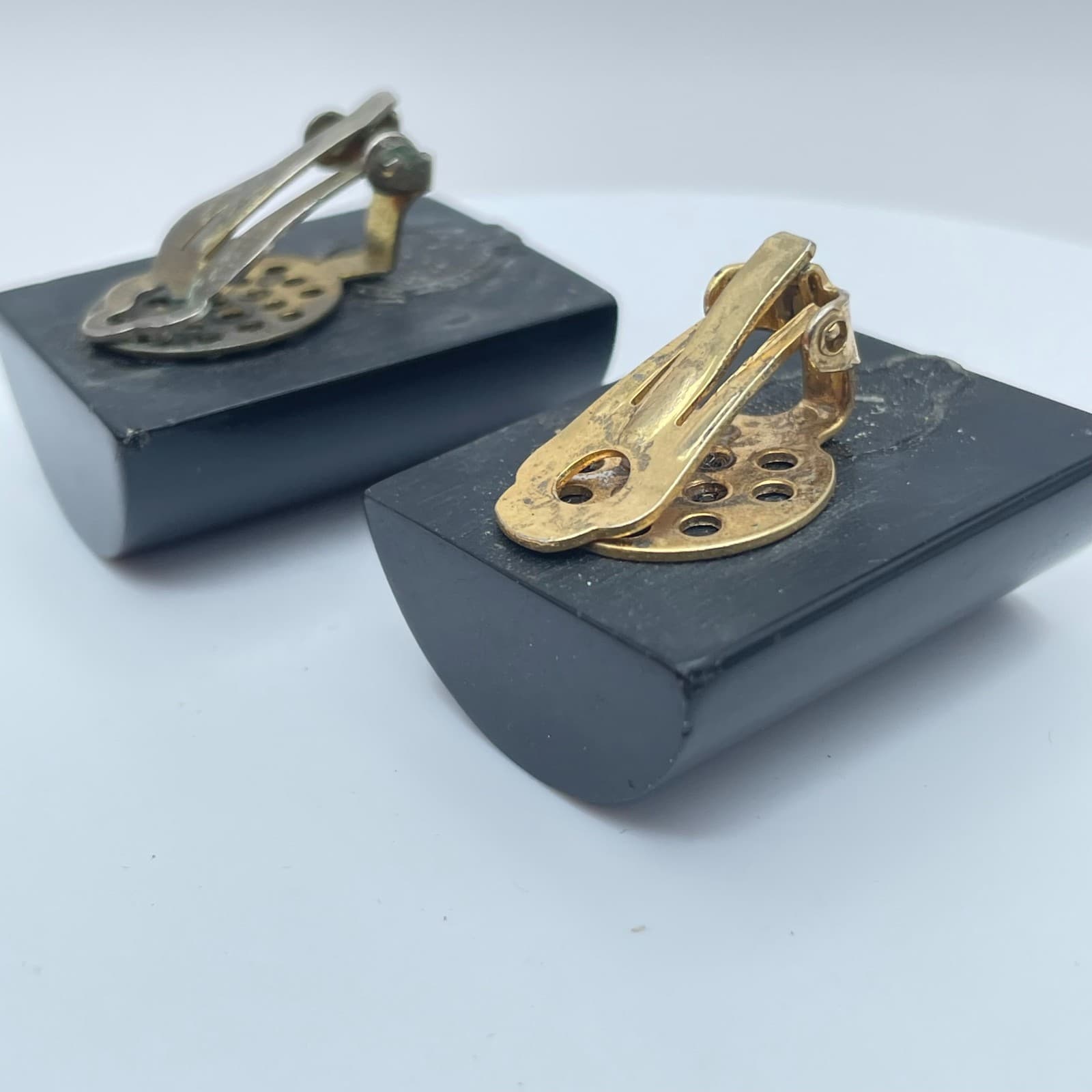 Vintage Y2K Black Resin Clip-On Classic Earrings Women's Jewelry - Thumbnail 9