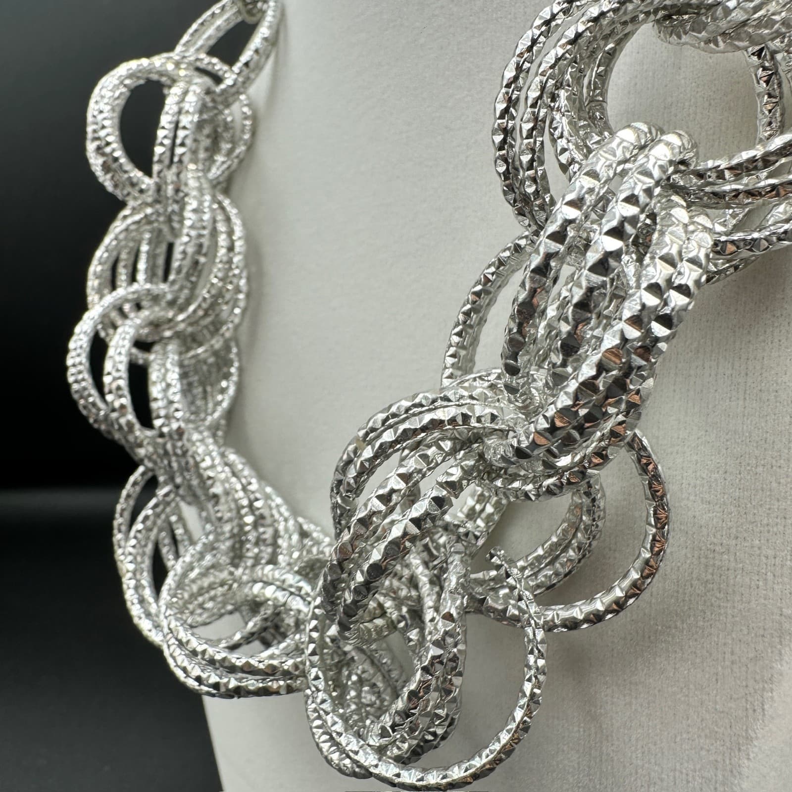 NY Silver Hammered Hoop Cluster Necklace Chunky Glam Statement Bib Jewelry 21in - Thumbnail 4