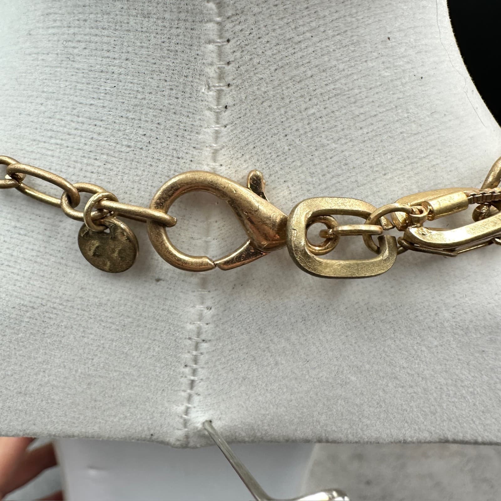 Layered Gold Chain Necklace w/ Coin Charm & Teardrop Pendant – Luxury Chic Style - Thumbnail 10