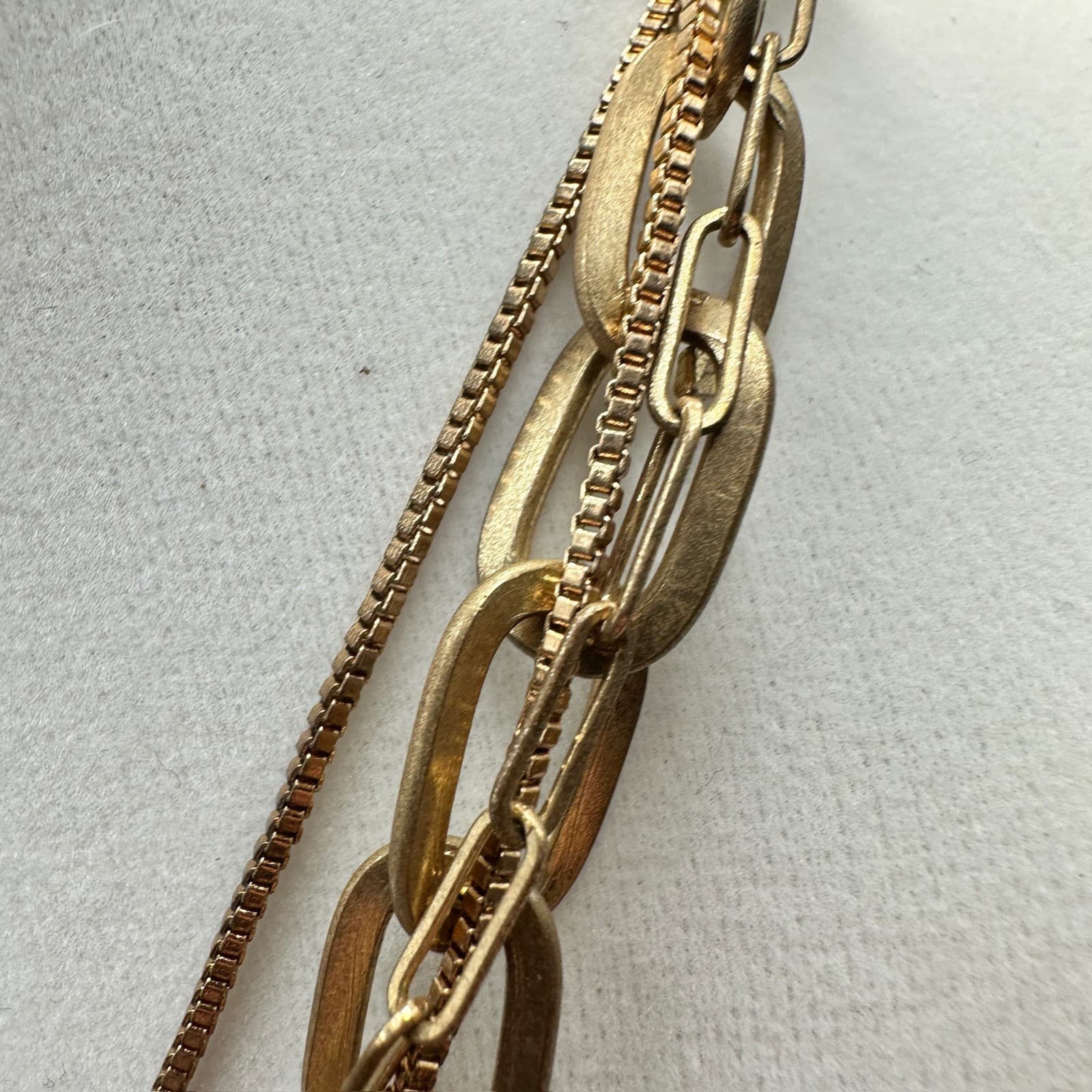 Layered Gold Chain Necklace w/ Coin Charm & Teardrop Pendant – Luxury Chic Style - Thumbnail 9