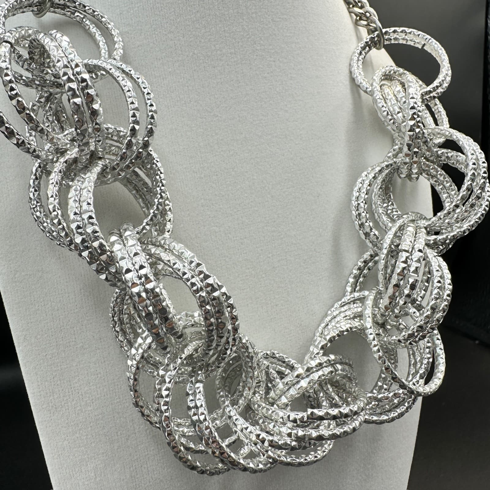 NY Silver Hammered Hoop Cluster Necklace Chunky Glam Statement Bib Jewelry 21in - Thumbnail 3