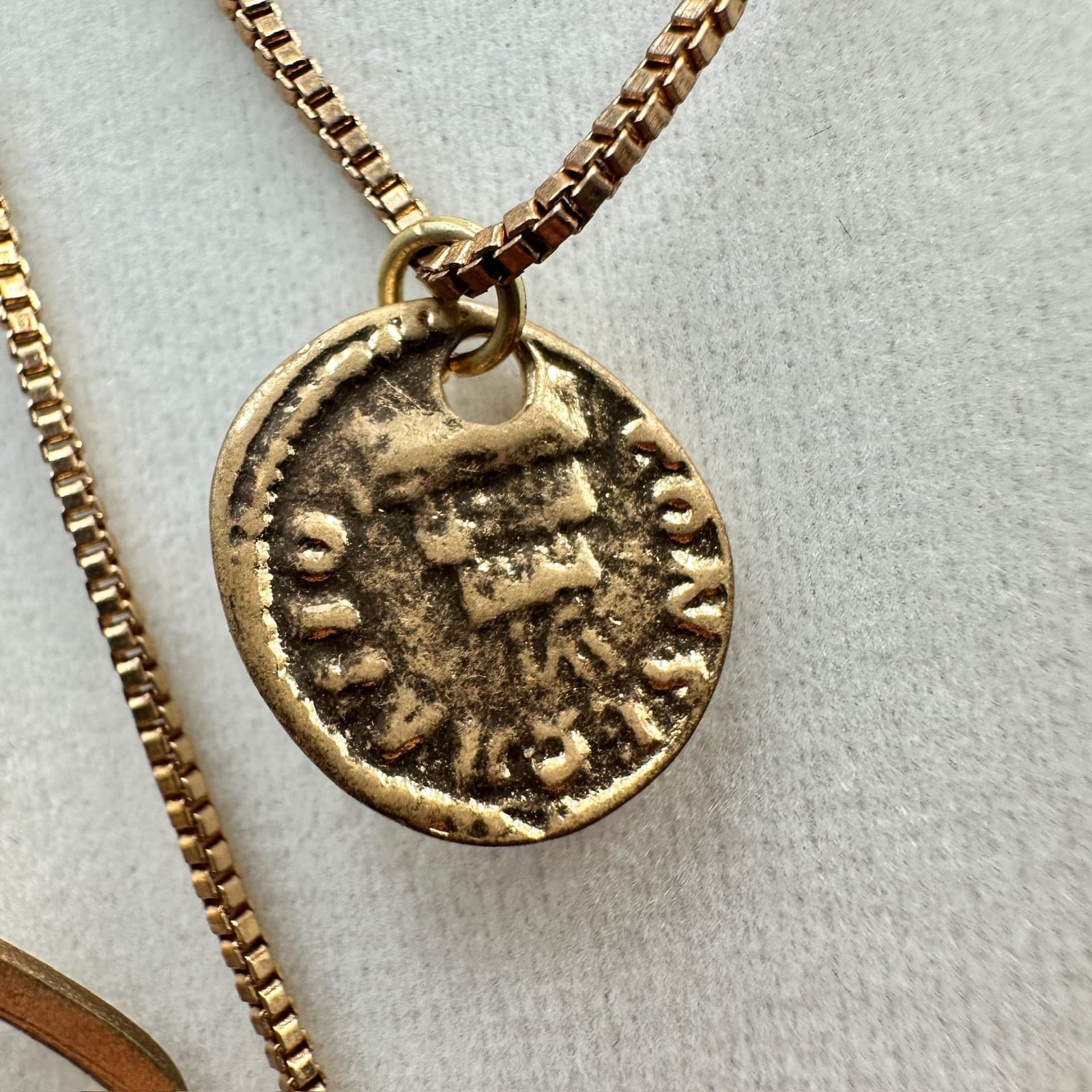 Layered Gold Chain Necklace w/ Coin Charm & Teardrop Pendant – Luxury Chic Style - Thumbnail 11