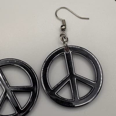 Vintage Silver Tone Peace Sign Dangle Earrings Hippie Boho Drop Charm Jewelry - Thumbnail 2