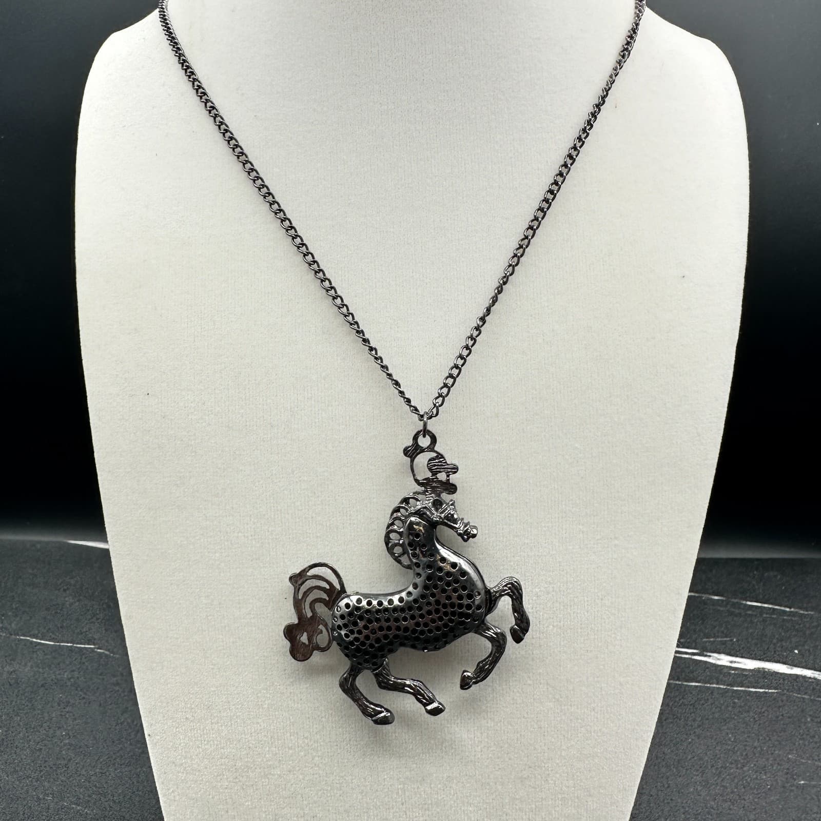 Vintage 90s Gunmetal Tone Black Horse Pendant Necklace Women's Classic Jewelry - Thumbnail 2