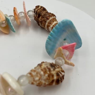 VTG Coastal Seashell Bracelet with Faux Pearl Beads – Multicolor Beach Jewelry - Thumbnail 3