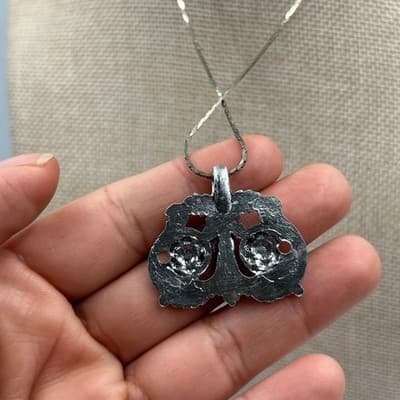 Vintage Silver Tone Ornate Floral Metal Filigree Plastic Pendant Necklace Boho - Thumbnail 4