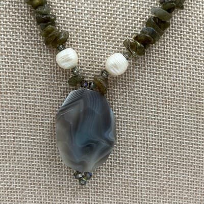 Vintage Gray Agate Pendant Necklace Labradorite Chip Beads Freshwater Pearls - Thumbnail 3