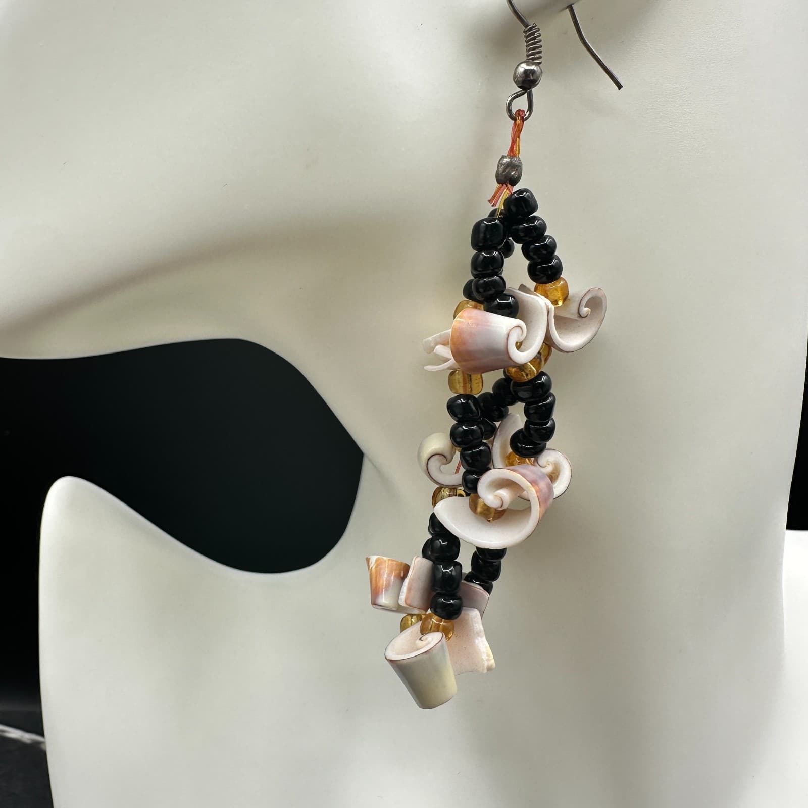 Vintage Boho Shell Dangle Earrings Black Seed Beads Gold Tone Hook Ocean Beach - Thumbnail 5