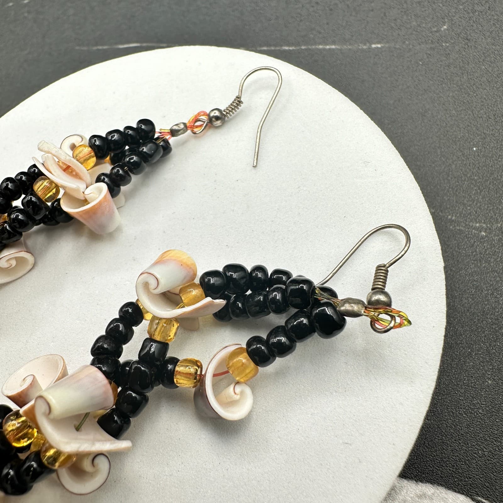 Vintage Boho Shell Dangle Earrings Black Seed Beads Gold Tone Hook Ocean Beach - Thumbnail 12