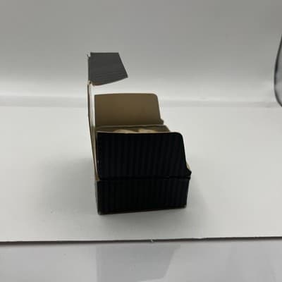 Vintage Avon Cuddly Kitty Musical Pin Christmas Ornament Cat Red Ball Boxed Rare - Thumbnail 8